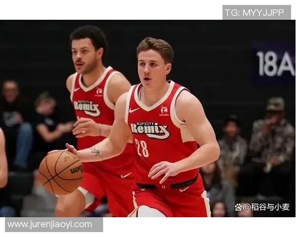 犹他爵士与波特兰开拓者的激烈对决分析与赛季展望